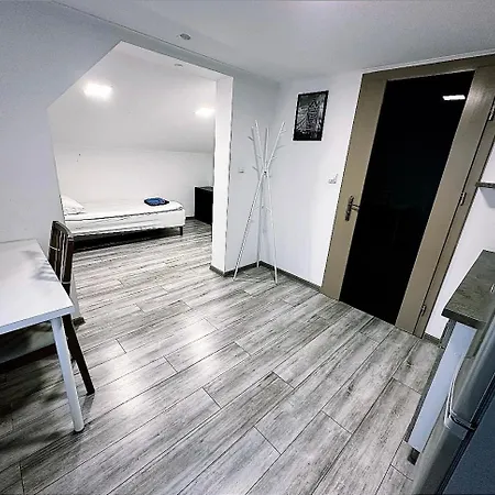 Ξενοδοχείο με διαμερίσματα Retro 3*