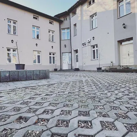 Ξενοδοχείο με διαμερίσματα Retro 3*