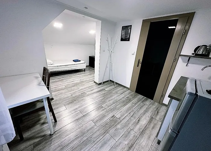 מלון דירות Retro 3*